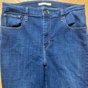 Levi Highrise Skinny Jeans 32